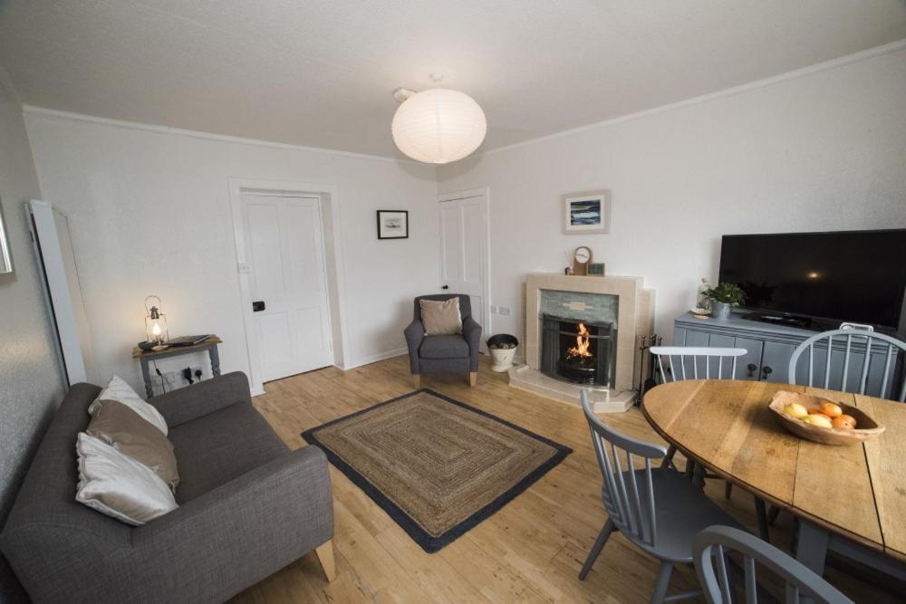 Road End Cottage Port of Ness Exterior foto